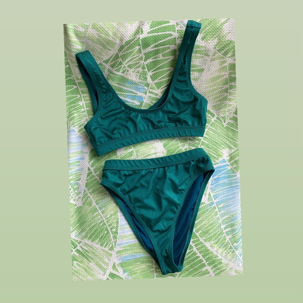 Ris-K Swimsuit - Picture 3 of 3